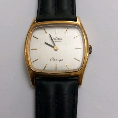 Laora men's wind-up watch in excellent condition Swiss made