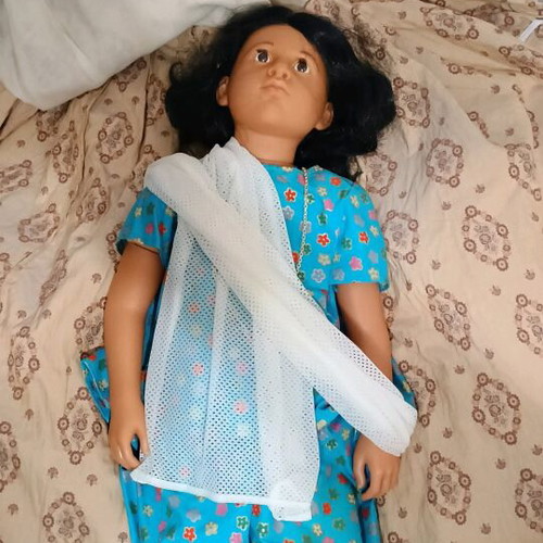 United Children of the World Doll 74 cm like new