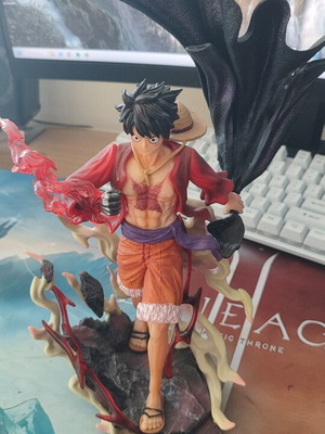 Luffy figure 25cm new, resin