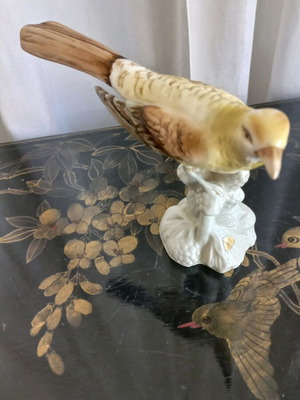 Royal Dux porcelain bird like new