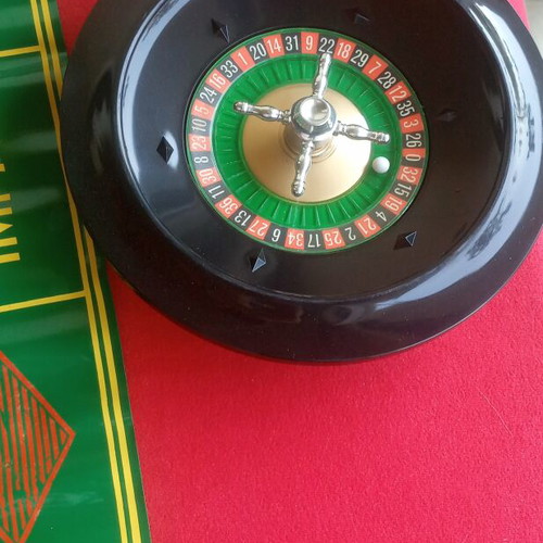 Merit De Luxe Roulette vintage board game like new