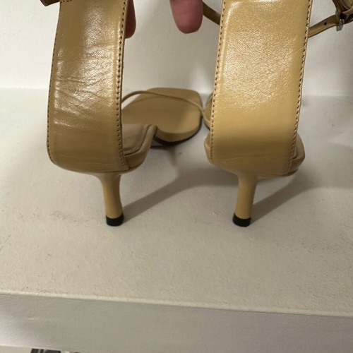 Zara beige sandal like new, size 37, synthetic leather