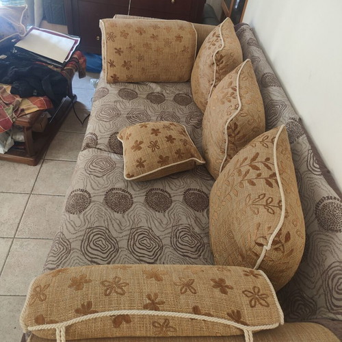 Classic style sofa