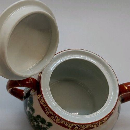 Osaka sugar bowl like new, large 770 ml with Japanese decor