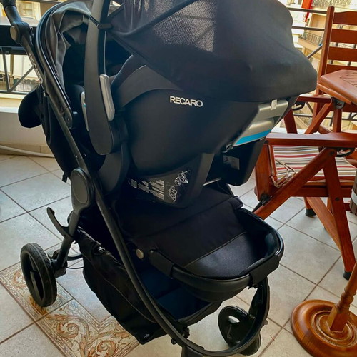 Recaro Citylife stroller like new with car seat and accessories