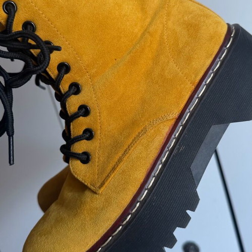 Boots size 40 like new, yellow orange