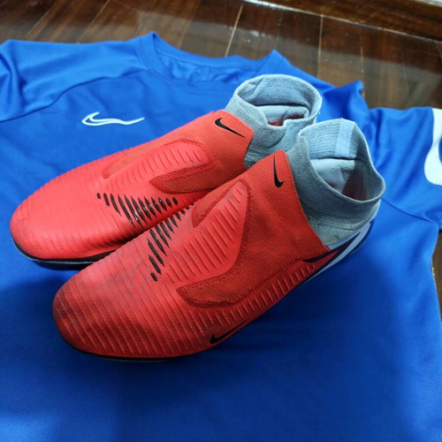 Nike Phantom 6 High Pro FG football shoes like new, red, size 46