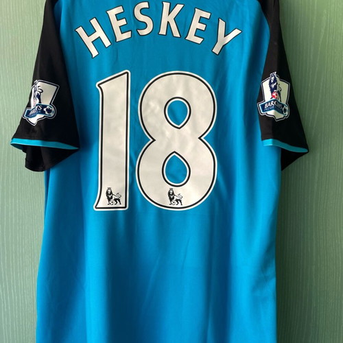 Heskey Aston Villa Jersey size medium like new, authentic