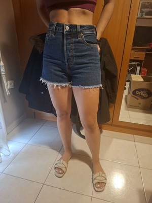 Τζιν Σορτσάκι Levi's σαν καινούργιο, μέγεθος 26, σκούρο μπλε