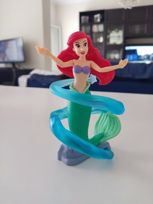 Disney Ariel Kinder figure with water effect base