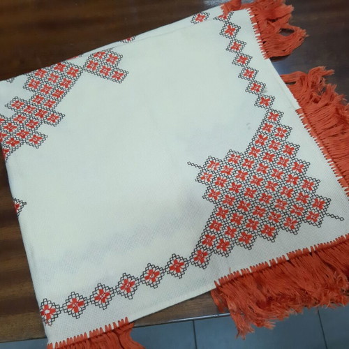 Bulgarian Hand Embroidered Tablecloth 1970s like new, cotton and silk