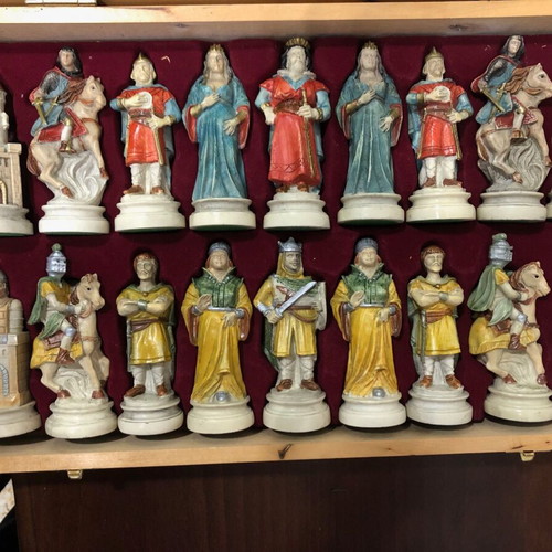 Chess set with hand-carved and painted pieces like new