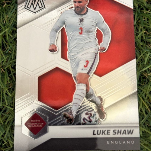 2021-22 Panini Mosaic FIFA Road to the World Cup Luke Shaw card