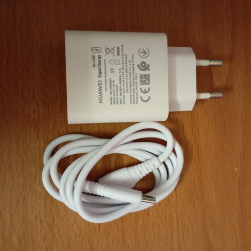 Huawei Super Fast Charger with Cable