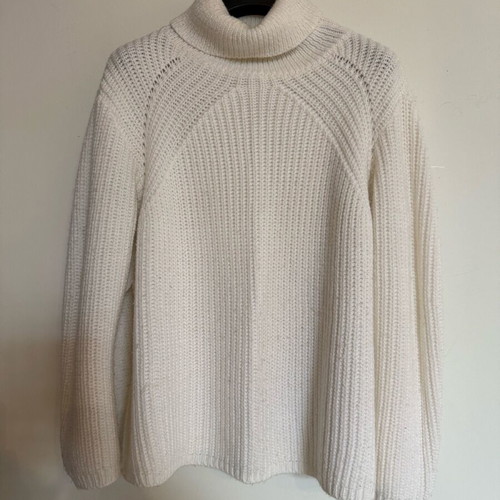 Zini knitted sweater white like new with side openings, size S