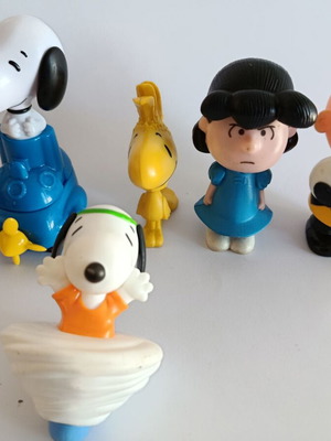 Snoopy figures 1999 McDonald's pack like new