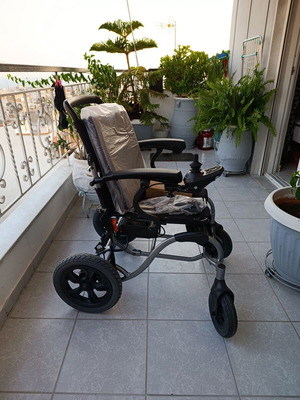 Αναπηρικό ηλεκτροκίνητο αμαξίδιο