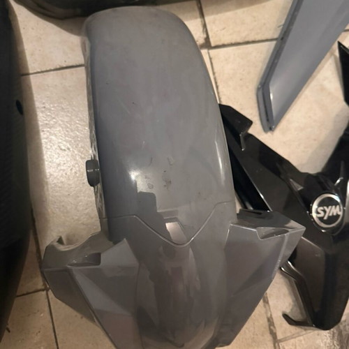 Πλαστικά Cruise Sym 300a σαν καινούργια