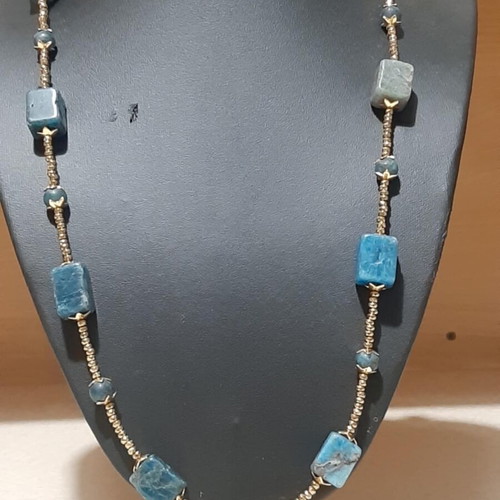 Necklace with rough and round apatite, very long, new