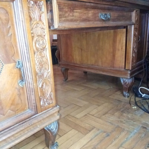 Antique Solid Wood Office Desk used with Marquetry Decoration