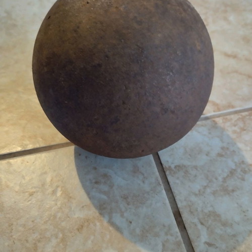 Iron cannonball used, perimeter 37cm, weight 6.10 Kgr