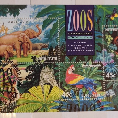 Stamp collection mint condition, 9 albums, 3,000+ worldwide stamps
