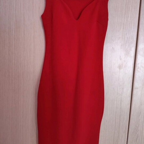 Red midi dress with neckline like new