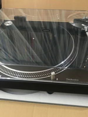 Technics SL-1210GR turntable like new, made in Japan