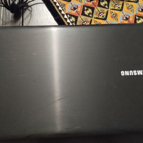Samsung NP355E5C-A01GR Laptop 15.6" like new, AMD E-Series, 8GB RAM, 256GB SSD, Windows 11