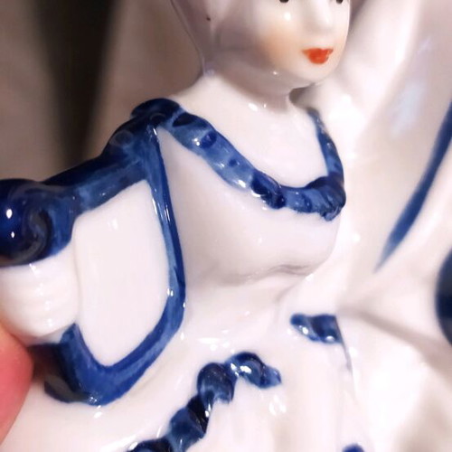 Porcelain decorative couples like new, set of two pieces