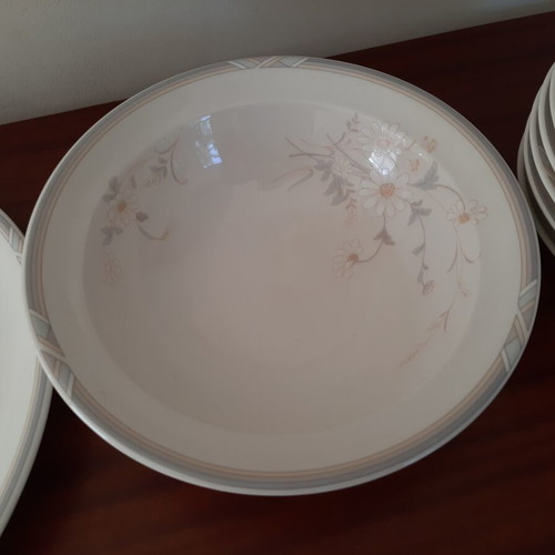 Keltcraft Ireland Serving Set 43 Pieces Like New