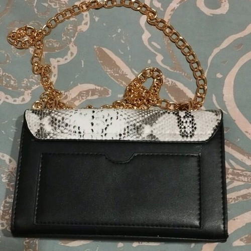 Small shoulder bag like new with croco details and chain strap