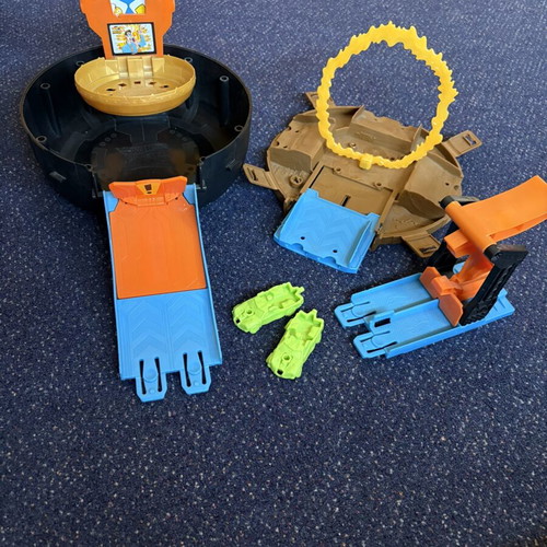 Mattel Hot Wheels Super Wheel Track used