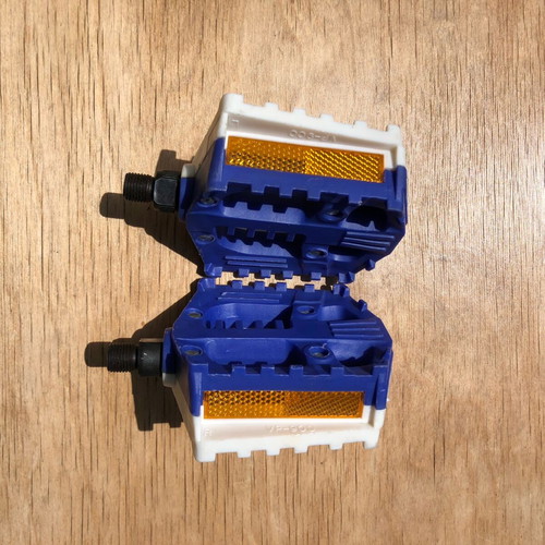 BMX bike pedals blue-white with reflector new VP900