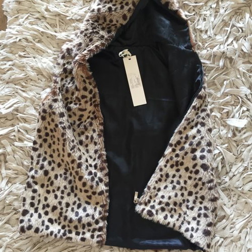 Leopard faux fur vest with zipper and hood new, one size