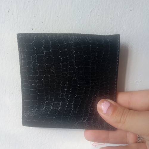 Bifold Wallet like new, black crocodile-embossed slim design
