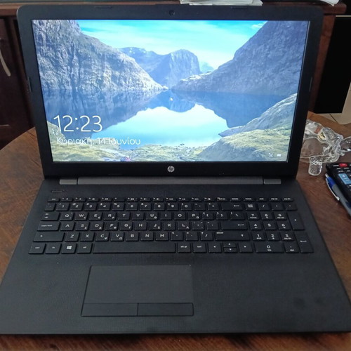 HP Laptop 15-rb0xx like new
