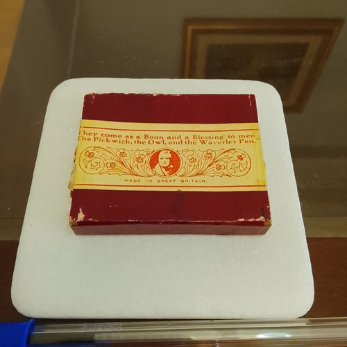 Collectible paper case for Macniven & Cameron metal pen nibs used