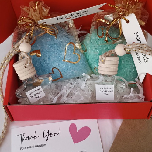 Graduation 2026 gift set with pen, aromatic pearls & car diffuser