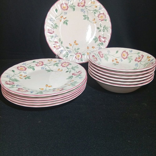 Churchill Briar Rose 12-Piece Fine English Porcelain Dinnerware Set