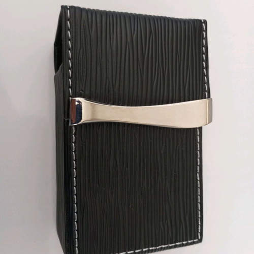 Black cigarette case new with automatic magnetic metal lid
