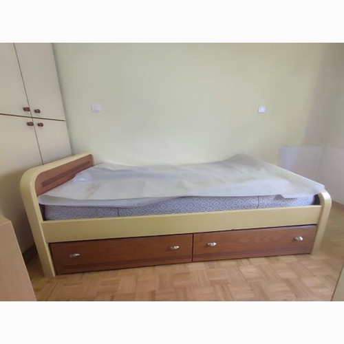 Handmade wide semi-double bed with anatomical slats and mattress