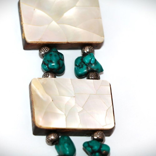 Necklace with coconut beads and semi-precious stones, new
