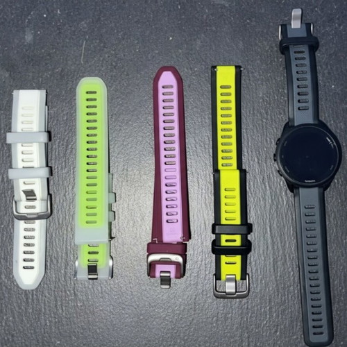 Garmin Forerunner 165 smartwatch like new with extra straps
