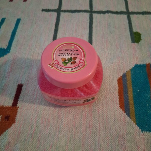Bath salts used with raspberry scent 1400 g