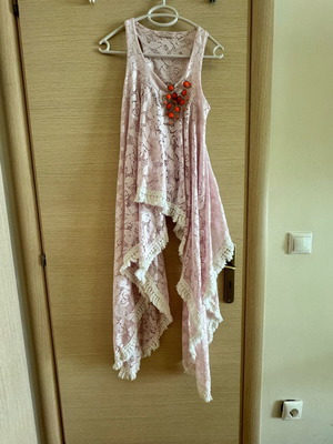 Asymmetric blouse like new, pink, one size with jewelry and lace