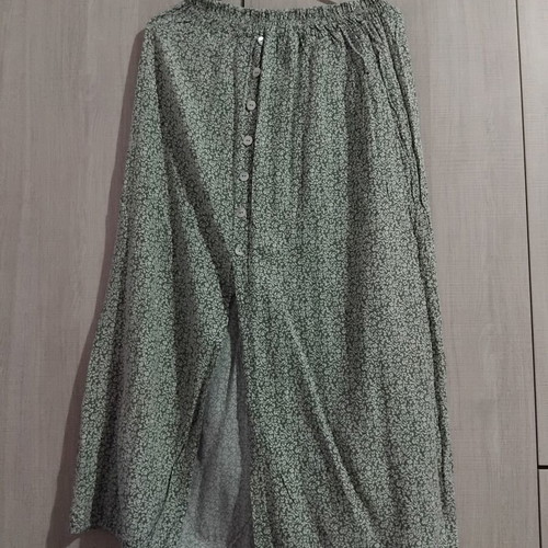Midi skirt used, green with white flowers, buttons sewn