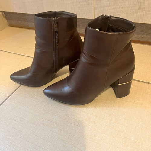 Luigi brown ankle boots used with zipper and gold detail, size 38