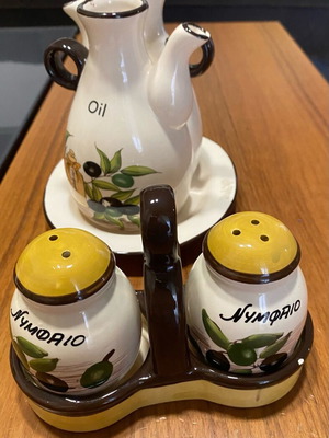 Decorative set Nymfaio like new (salt, pepper, vinegar, oil)