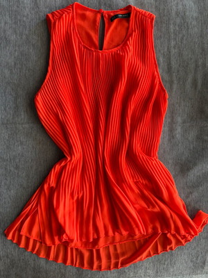 Zara pleated blouse red, like new, size XS
